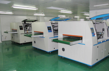 六年專業生產高端噴涂設備，擁有AF噴涂機、AG噴涂機、隧道爐和平板清洗機等高品質的光學玻璃設備。高品質高端噴涂設備的首選廠商，認真、高效、優質地服務每一位客戶。